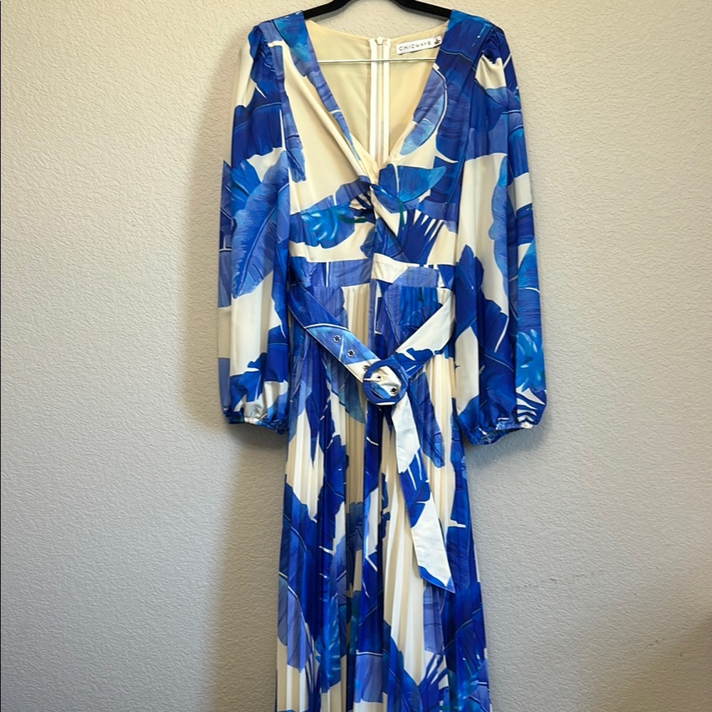 Elegant Long Sleeve Blue and White Floral Dress